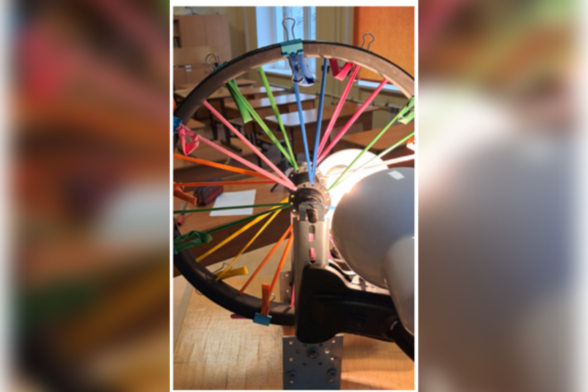 «Резиновый» двигатель из велосипедного колеса как пример дарового двигателя